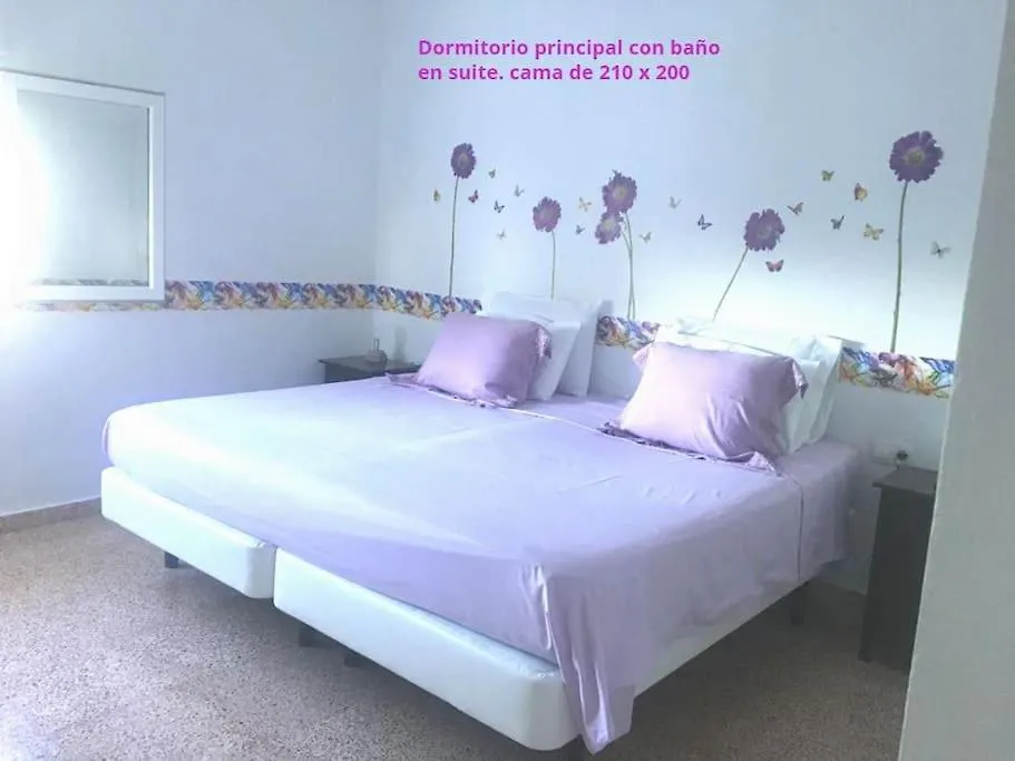 Surumai House, Una Casa En Un Pueblo De Ensueno Nivar Holiday home